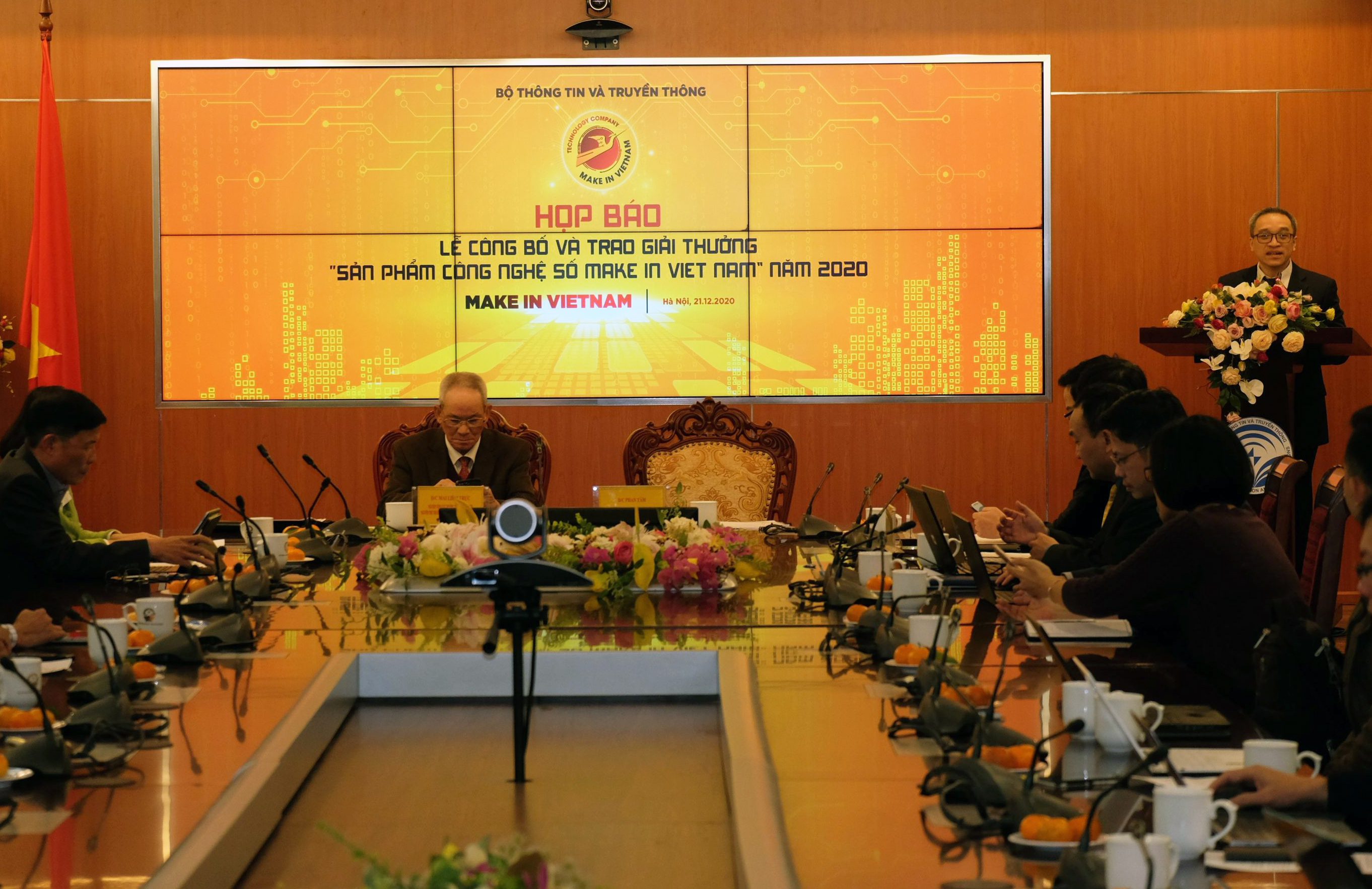 Công bố và trao Giải thưởng “Sản phẩm công nghệ số Make in Viet Nam” năm 2020